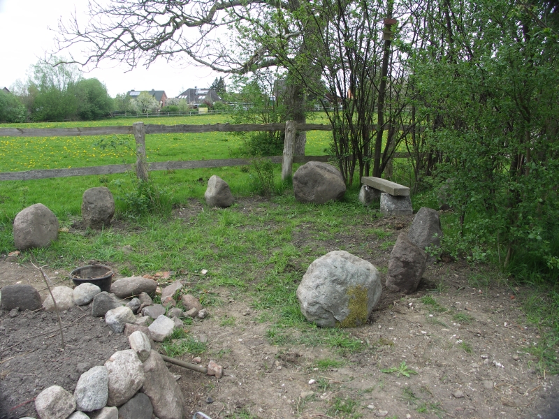 [Bild: Steinkreis_20120506.jpg]